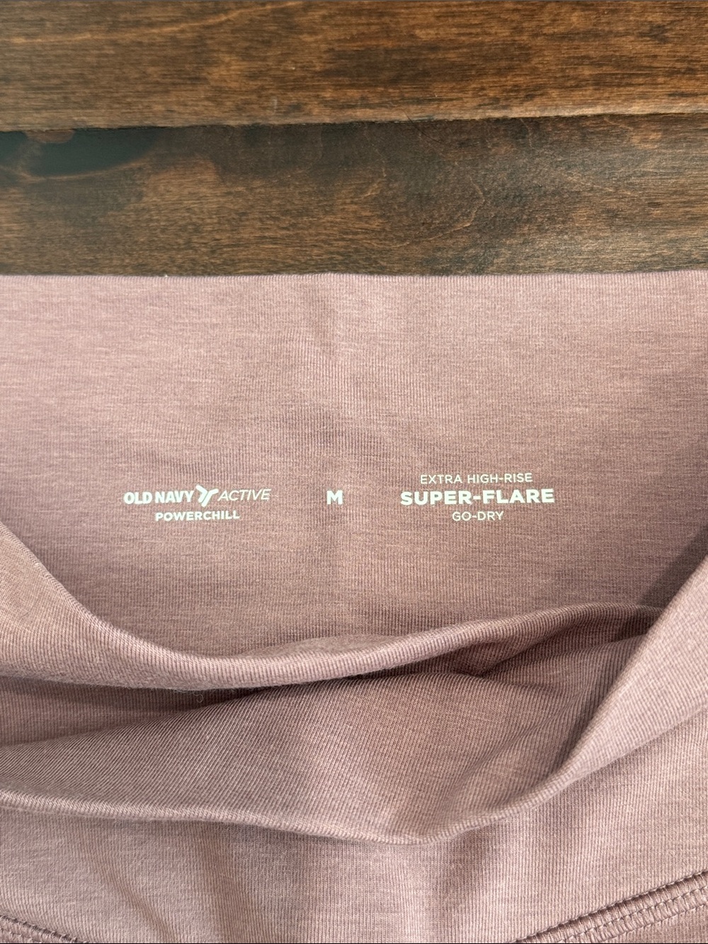 Old Navy Active Powerchill Women’s Super-Flare Pants & Cropped Crossover Tee - Picture 6 of 11